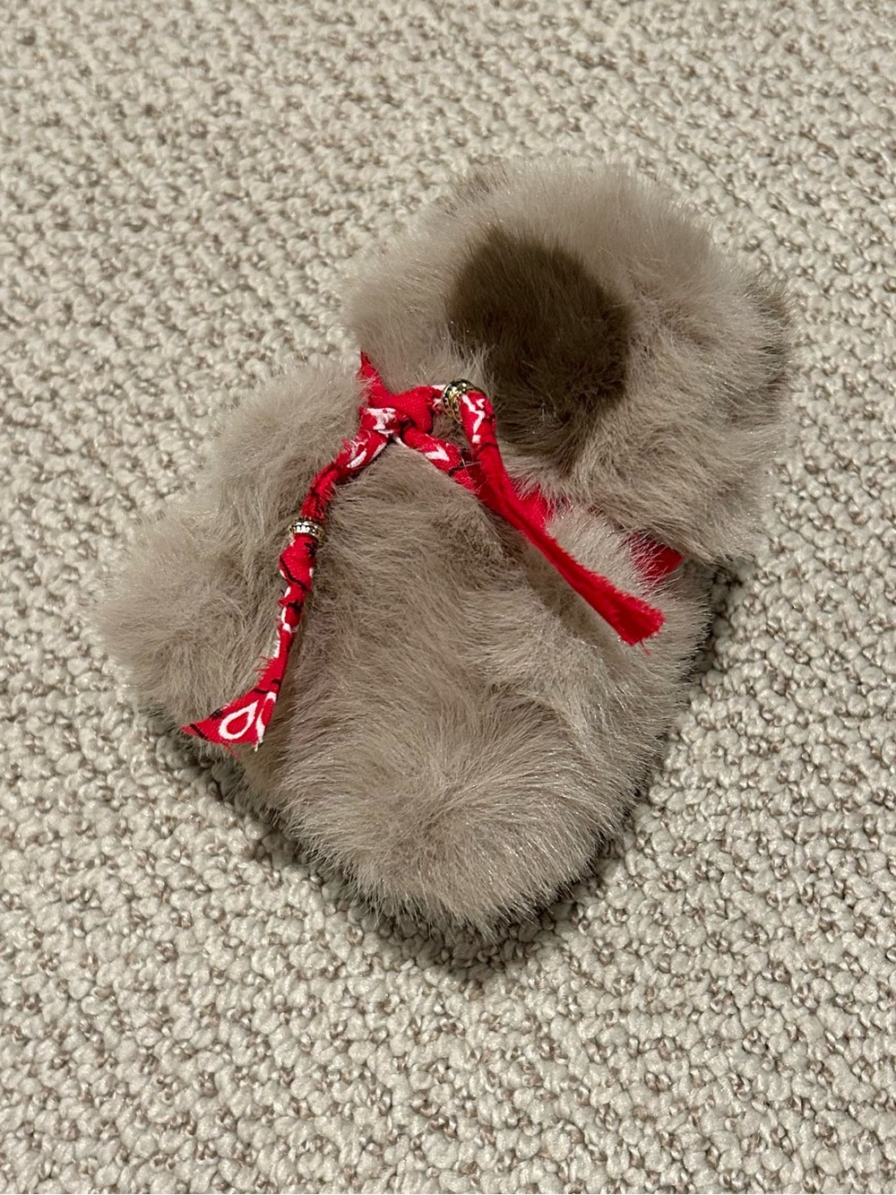 FREE PEOPLE Fluffy Capybara Bag Charm - Picture 4 of 5